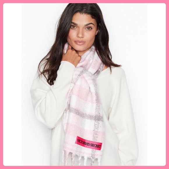 Victoria's Secret Accessories - 🌸 SALE New Victoria’s Secret Plush Plaid Scarf